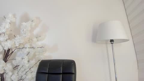 Snapshot of sweetsalice__ chatting on February 2025 02:31:01 AM Alice Woolridge online show from February 2025 02:31:01 AM