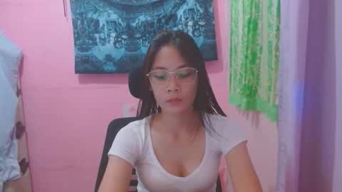 Snapshot of sweetsexygirl20 chatting on May 2026 04:09:02 AM Mia online show from May 2026 04:09:02 AM