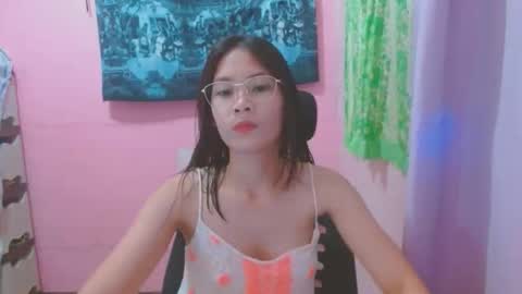 Snapshot of sweetsexygirl20 chatting on June 2026 05:11:01 AM Mia online show from June 2026 05:11:01 AM