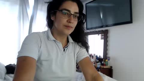 Dianis online show from December 2025 07:42:02 PM
