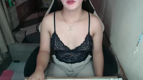 Sofia online show from December 2025 01:49:02 PM