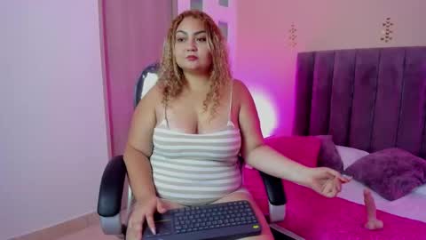 Snapshot of sweett_rose_ chatting on November 2025 11:27:02 PM sweett rose online show from November 2025 11:27:02 PM