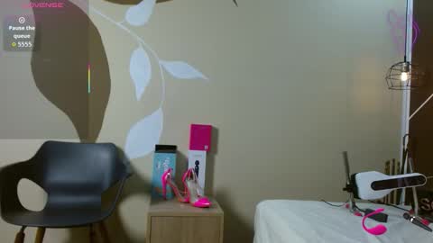 Scarlet online show from November 2025 11:43:02 AM