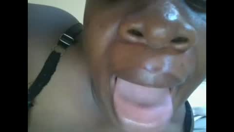 sweetyass25 online show from October 2025 05:41:01 AM