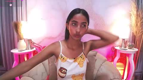 LAURA online show from September 2025 12:16:01 PM