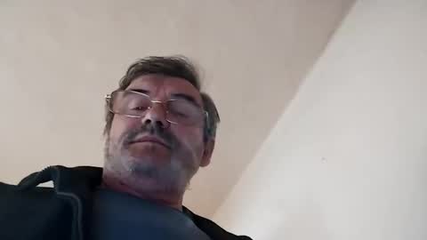 Snapshot of swergiu333 chatting on April 2026 08:12:02 AM Raymond online show from April 2026 08:12:02 AM