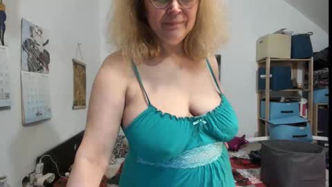 switchlorenx online show from February 2026 05:41:01 PM