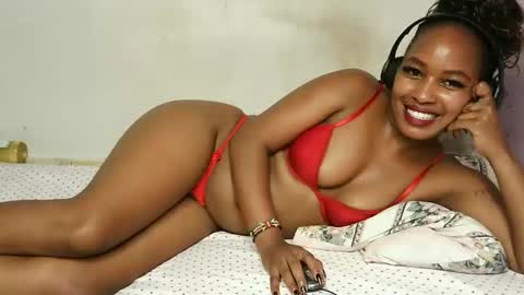 Snapshot of swt_bby chatting on May 2026 10:52:02 PM swt_bby online show from May 2026 10:52:02 PM