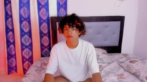 swwet_boy online show from December 2024 01:45:02 PM