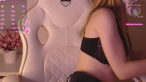 Snapshot of sydney_max chatting on October 2025 02:23:02 AM Milena online show from October 2025 02:23:02 AM