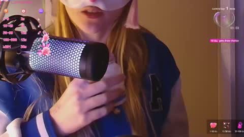 Snapshot of sydney_max chatting on October 2025 02:22:02 AM Milena online show from October 2025 02:22:02 AM