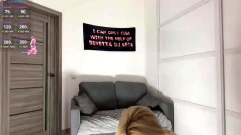 Snapshot of sydneyhackathorn chatting on February 2026 05:12:02 PM Mona online show from February 2026 05:12:02 PM