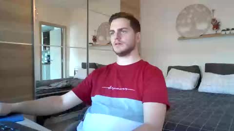 Snapshot of syl092 chatting on January 2025 01:31:01 PM syl092 online show from January 2025 01:31:01 PM