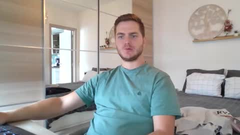 Snapshot of syl092 chatting on October 2025 10:35:02 AM syl092 online show from October 2025 10:35:02 AM