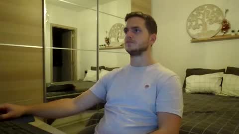 Snapshot of syl092 chatting on October 2025 05:21:02 PM syl092 online show from October 2025 05:21:02 PM