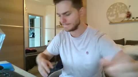 Snapshot of syl092 chatting on October 2025 03:09:01 PM syl092 online show from October 2025 03:09:01 PM