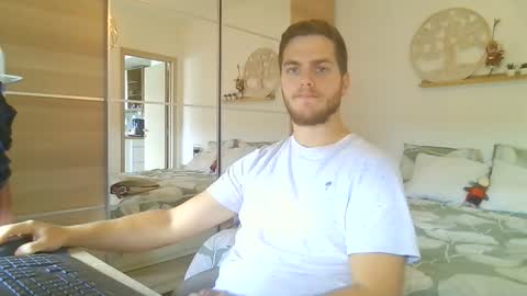 Snapshot of syl092 chatting on October 2025 11:54:01 AM syl092 online show from October 2025 11:54:01 AM