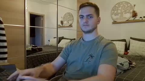 syl092 online show from December 2025 07:12:02 PM