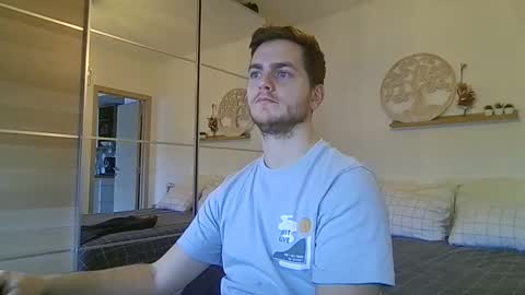 syl092 online show from January 2026 09:25:02 AM