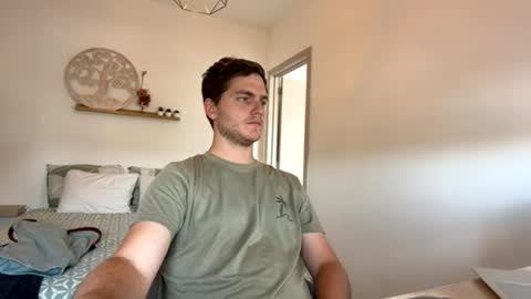 Snapshot of syl092 chatting on May 2026 12:13:02 PM syl092 online show from May 2026 12:13:02 PM