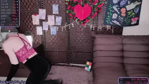 Snapshot of sylvie_fey chatting on February 2025 10:10:02 PM Sylvie online show from February 2025 10:10:02 PM