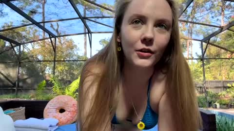 Jennah online show from November 2025 07:46:02 PM