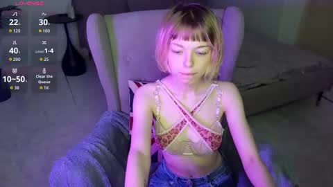 Snapshot of t1nker_bell chatting on June 2026 01:28:02 AM Alice online show from June 2026 01:28:02 AM