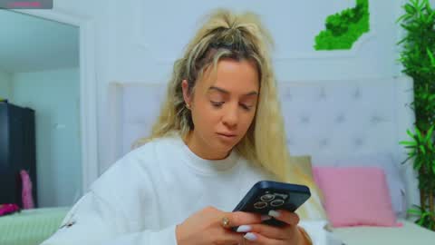 Snapshot of taahiraarabian chatting on January 2025 01:00:02 PM Arianna online show from January 2025 01:00:02 PM