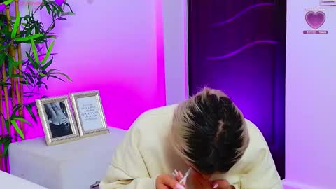 Snapshot of taahiraarabian chatting on September 2025 12:09:01 PM Arianna online show from September 2025 12:09:01 PM