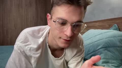 Snapshot of tai_fun chatting on February 2026 08:35:02 PM Alex online show from February 2026 08:35:02 PM