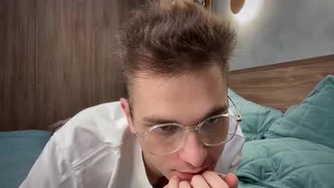 Snapshot of tai_fun chatting on February 2026 02:09:01 PM Alex online show from February 2026 02:09:01 PM