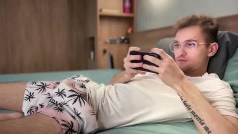 Snapshot of tai_fun chatting on February 2026 09:37:02 PM Alex online show from February 2026 09:37:02 PM