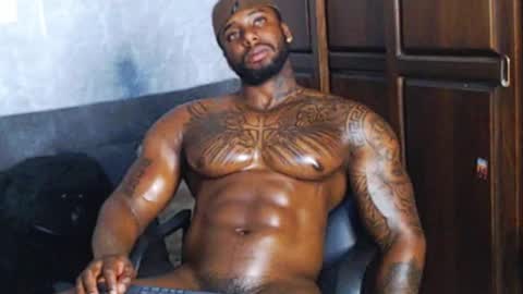 Tairon Tucke online show from December 2024 12:15:02 AM