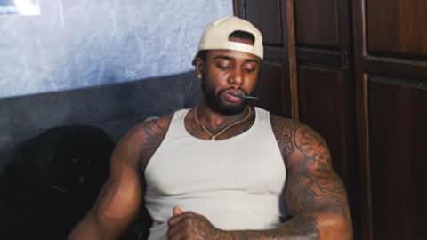 Tairon Tucke online show from December 2024 12:41:01 AM