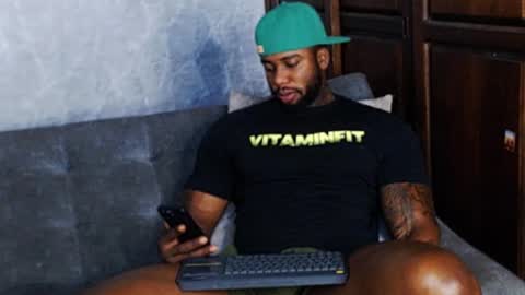 Tairon Tucke online show from January 2025 04:30:02 AM