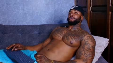 Tairon Tucke online show from February 2025 12:54:02 AM