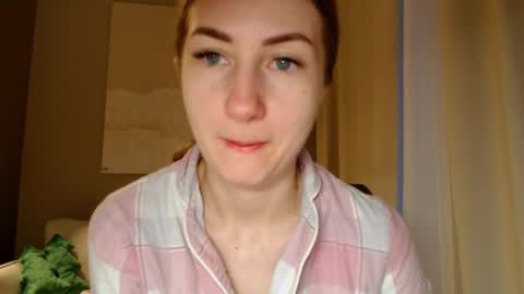 Snapshot of taliiyafiredream chatting on January 2025 06:11:02 AM Kira online show from January 2025 06:11:02 AM