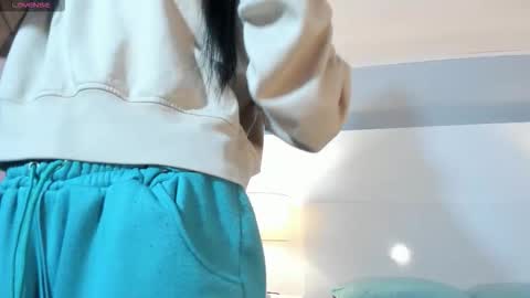 Tamy  online show from November 2025 12:27:02 PM