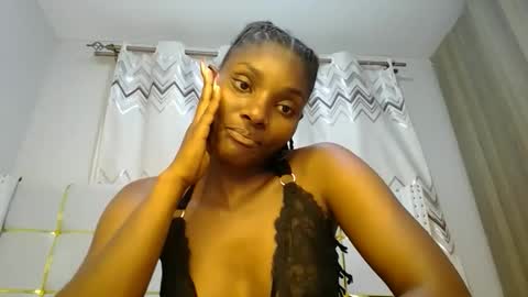 Snapshot of tamia538235 chatting on February 2025 08:53:02 PM tamia online show from February 2025 08:53:02 PM