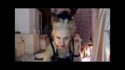 Milena online show from December 2025 02:13:01 PM