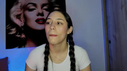 tania06 online show from October 2025 01:21:02 PM