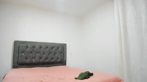 taniabonnet  online show from December 2025 11:22:01 PM