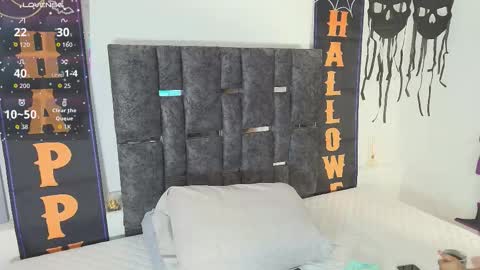 Tania online show from November 2025 12:07:01 PM