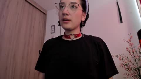 Snapshot of tanya_worldbondage chatting on December 2024 02:11:01 PM tanya online show from December 2024 02:11:01 PM