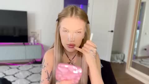 Snapshot of tanyaquartaro chatting on March 2026 11:05:02 AM Alisa online show from March 2026 11:05:02 AM