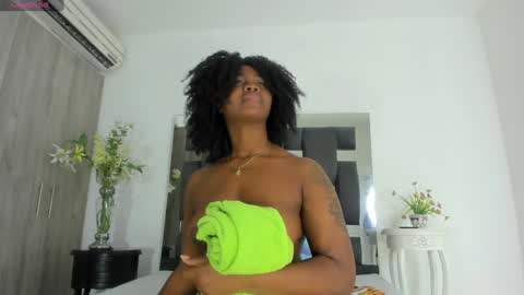 Snapshot of tanyyaa chatting on January 2025 04:12:02 PM Tanya online show from January 2025 04:12:02 PM