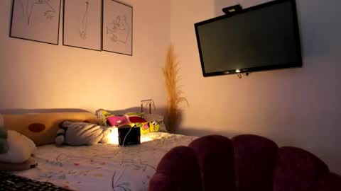 Dani independent model  online show from November 2025 08:13:02 PM