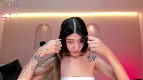 Tara Lawrence online show from November 2025 11:07:02 PM