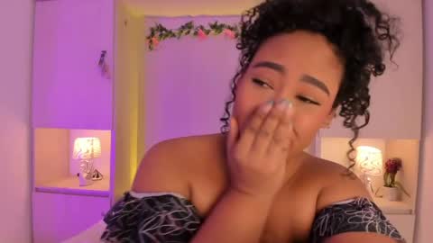 Snapshot of tarawiilson_ chatting on April 2026 04:37:01 AM T A R A online show from April 2026 04:37:01 AM
