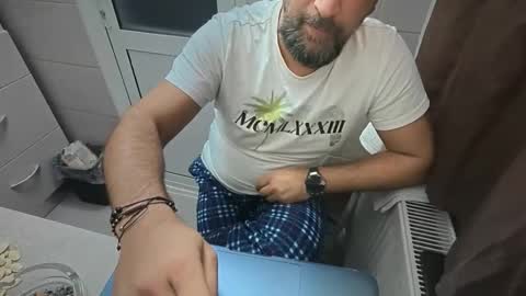 Snapshot of tarkan198 chatting on October 2025 08:44:02 PM tarkan198 online show from October 2025 08:44:02 PM